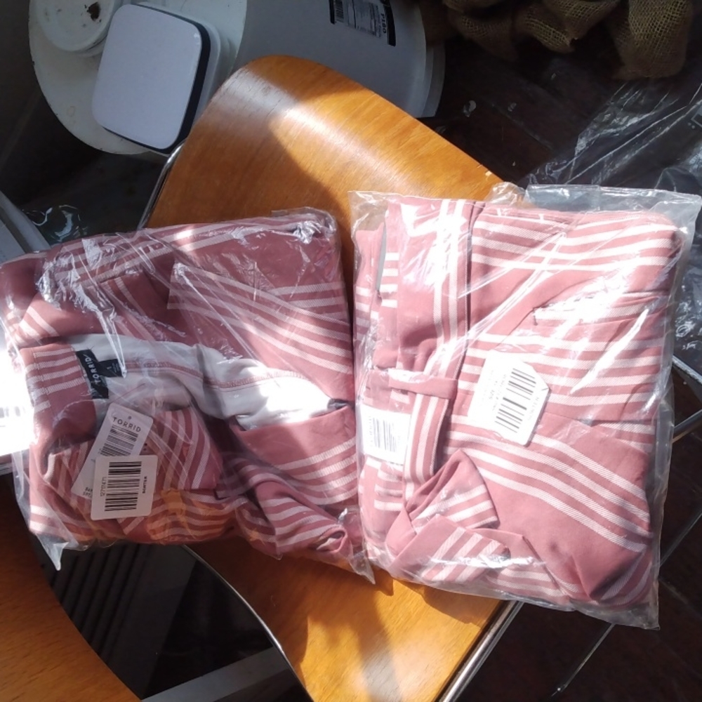 TORRID PINK STRIPE SET SHORTS AND BLAZER SZ 14 & 1 NEW IN ORIGINAL BAGS
